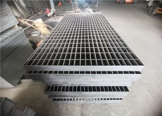 Grelhas de aço da entrada de automóveis dos materiais de construção que raspam o polonês eletrolítico de 100X8mm