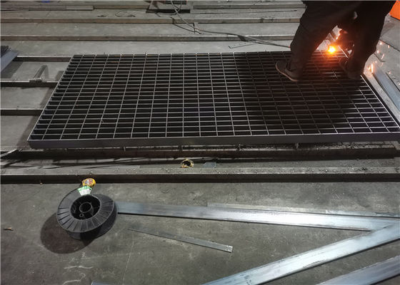 Aço pedestre da passarela que raspa a raspagem galvanizada mergulhada quente serrilhada