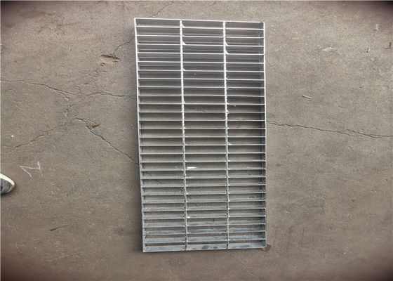 Grelhas de aço da entrada de automóveis dos materiais de construção que raspam o polonês eletrolítico de 100X8mm