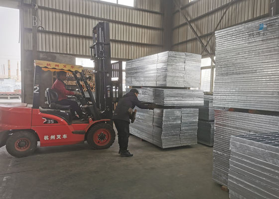 Aço da passarela do aço carbono Q235 que raspa a anti corrosão de 75x10mm