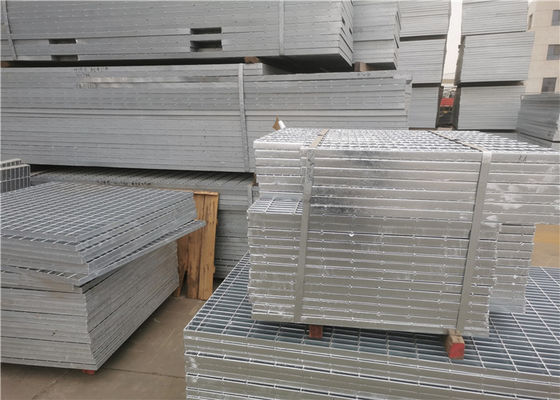 Aço serrilhado da plataforma do passo de escada que raspa 3X30 galvanizado mergulhado quente