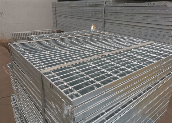 Aço da plataforma do aço carbono Q235 que raspa a forma serrilhada galvanizada do quadrado