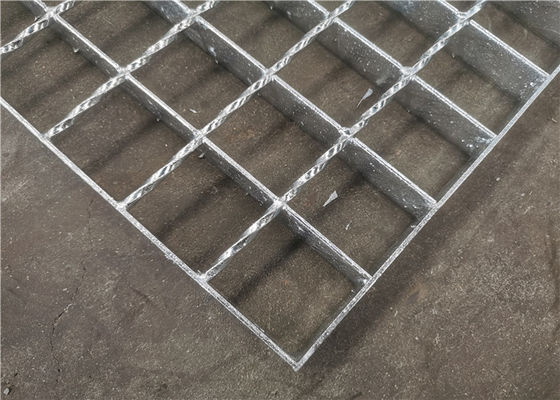 Aço da plataforma do aço carbono Q235 que raspa a forma serrilhada galvanizada do quadrado