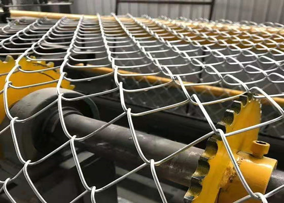 O PVC de superfície liso da polegada do ODM Diamond Chain Link Fence 5x5 revestiu