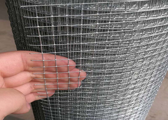 o fio soldado 1.5*1.5cm Mesh Fence 4x8 soldou os painéis do fio para a capoeira de galinha