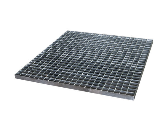passos de escada serrilhados 40x5mm da raspagem da barra para a engenharia municipal