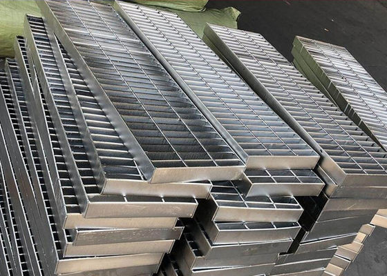 O padrão 6mm dos EUA soldou a plataforma de aço da raspagem para a tampa do dreno da torre alta