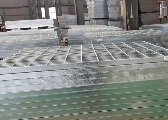 passos de escada serrilhados 40x5mm da raspagem da barra para a engenharia municipal