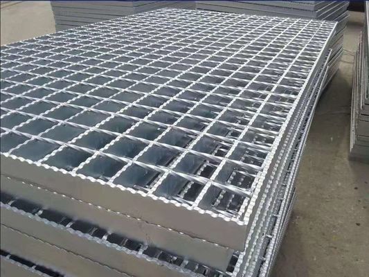 30*100mm galvanizou a passagem exterior soldada da grelha do metal da raspagem de aço
