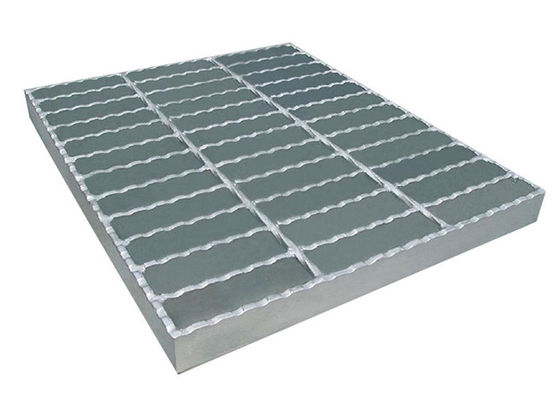 30*100mm galvanizou a passagem exterior soldada da grelha do metal da raspagem de aço