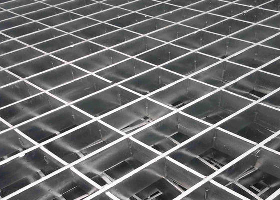 A planície tece o aço soldado que raspa a plataforma de construção galvanizada 50x5mm