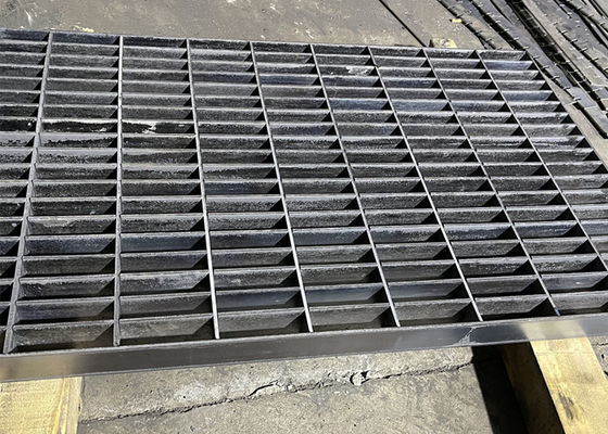 A planície tece o aço soldado que raspa a plataforma de construção galvanizada 50x5mm