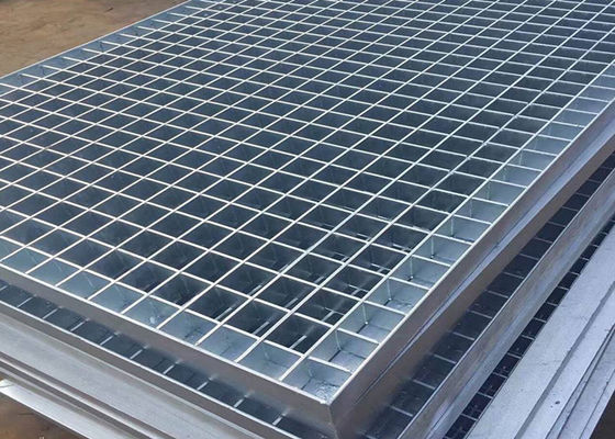 A proteção da oxidação soldou o aço que raspa 32x5mm que o quadrado serrilhou não o deslizamento