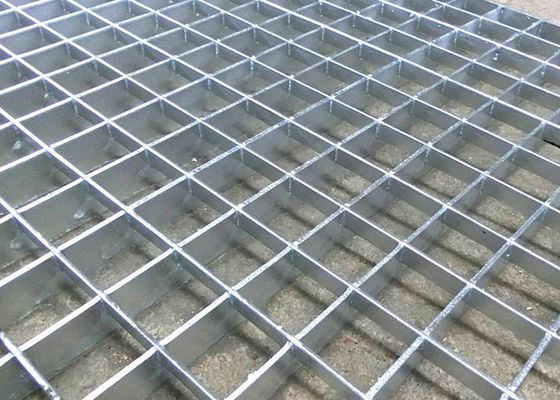 O anti patim Q345 soldou o mergulho quente da largura de aço da raspagem 1250mm galvanizado
