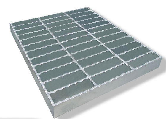 Grelha de aço do metal da raspagem 8*8mm da passarela da prova da oxidação ISO9001 para a entrada de automóveis