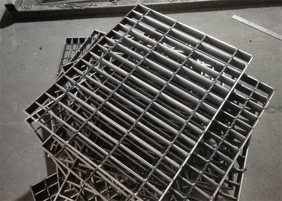 Resistência de corrosão de aço da placa 50x4 milímetro da raspagem da plataforma da lavagem de carros