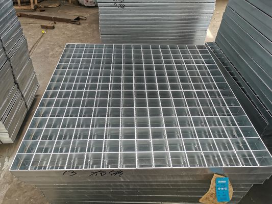 32x3mm galvanizou a placa de aço da raspagem estampam fechado para a passagem da entrada de automóveis