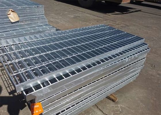A barra de aço carbono serrilhada industrial do GV que raspa o mergulho quente galvanizou