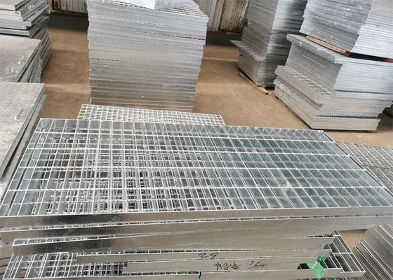 A entrada de automóveis galvanizada prova do patim Q235 raspa a estrutura clara 32x5mm