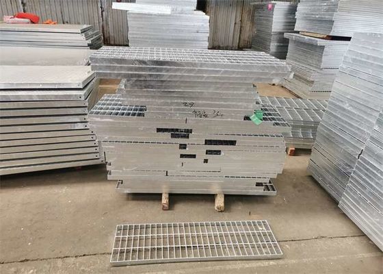 A entrada de automóveis de aço da prevenção de oxidação Q235 raspa a raspagem para a planta de tratamento de esgotos