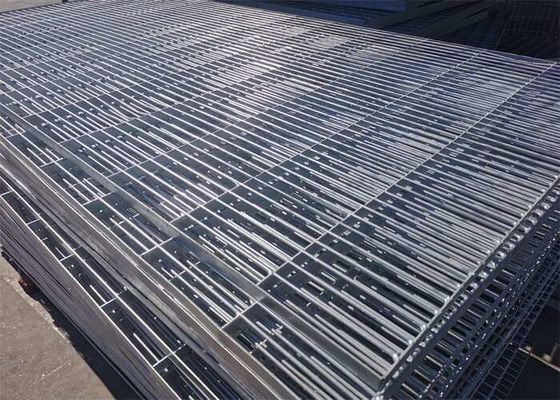 Estilo serrilhado 60mm de aço galvanizado da raspagem dos passos de escada do mergulho quente