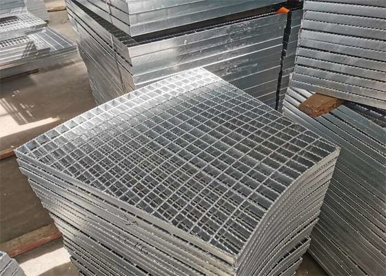 Dentado não para derrapar mergulho quente da raspagem de aço dos passos de escada de 32*3mm galvanizou
