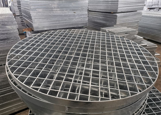 A tampa redonda exterior galvanizou a pressão das grelhas S304 da drenagem travada