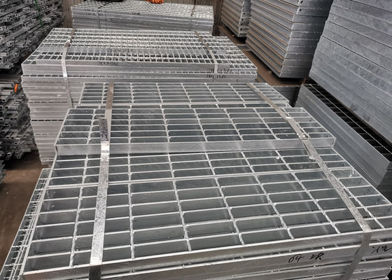 passarela de alumínio grossa de 5mm que raspa grelhas galvanizadas 65mm da entrada de automóveis