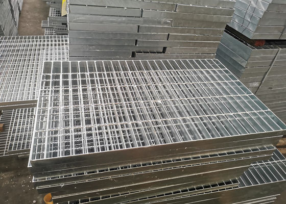 Canal galvanizado anti patim que raspa a grelha de aço inoxidável do dreno da entrada de automóveis Q195