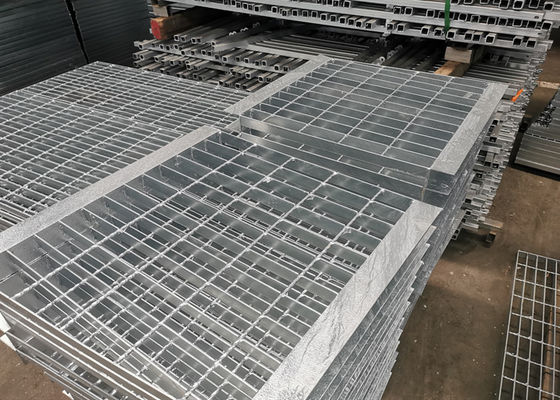 Malha galvanizada da passagem do patim da raspagem 100mm da plataforma prova de aço de grande resistência