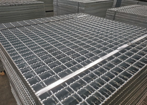 Corrosivo Q345 de aço galvanizado da raspagem da plataforma do mergulho quente anti para o central elétrica