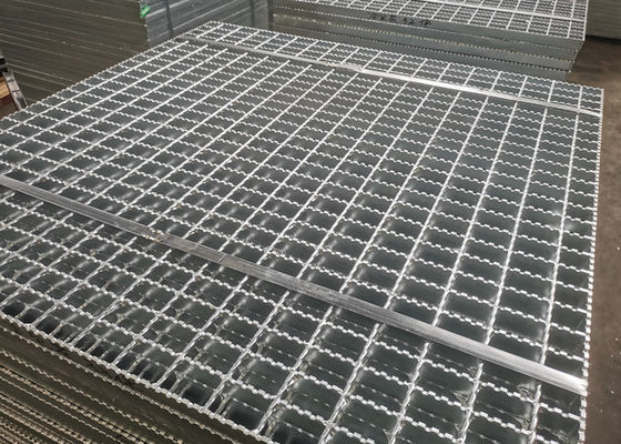 Corrosivo Q345 de aço galvanizado da raspagem da plataforma do mergulho quente anti para o central elétrica