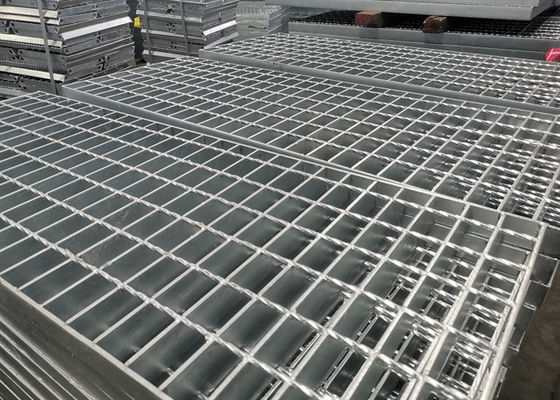 Deslize não o mergulho Q345 quente galvanizou a raspagem de aço para o pavimento da ponte