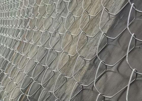 Largura 75X75mm de Diamond Chain Link Fence 20m do jardim do campo de jogos dos esportes